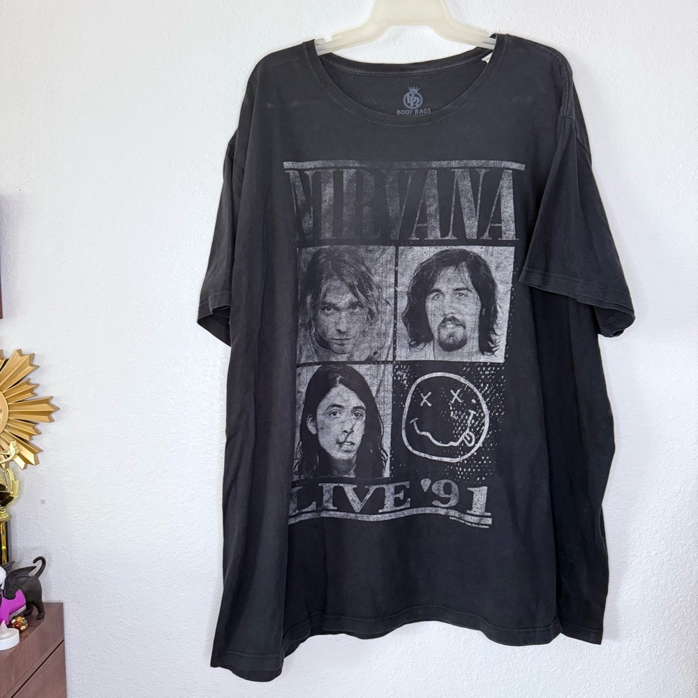 Body Rags Clothing Nirvana Live ‘91 Smile Face Grunge Band Graphic Tee 6XL